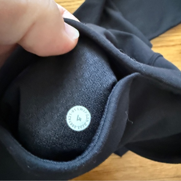 Lululemon black high rise flare athletic leggings 4 - Picture 5 of 8